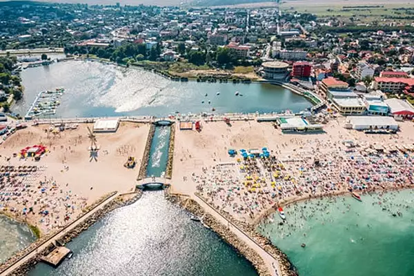 Cat a ajuns sa coste o noapte de cazare in Costinesti. Festivalul Beach Please a dus la o explozie a preturilor