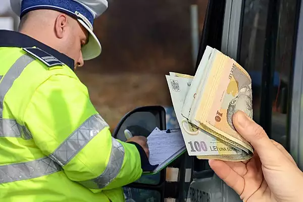 Cati oameni poti transporta in masina fara sa iei amenda cu un permis de conducere categoria B. Ce spune Codul Rutier din Romania, cum se calculeaza