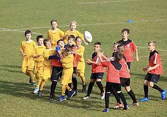 Caz socant la un club sportiv din Bucuresti! Dupa un antrenament, doi copii s-au taiat la maini, chiar sub privirile speriate ale parintilor. Ce s-a intamplat, 