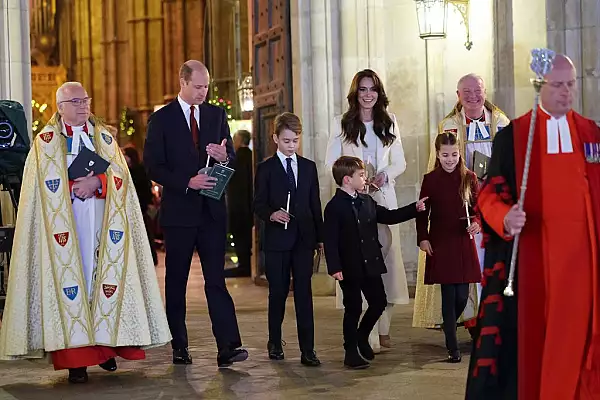 Ce cadouri cumpara Kate Middleton si Printul William pentru copiii lor de Craciun. Asa ii tin cu picioarele pe pamant, nu ii rasfata