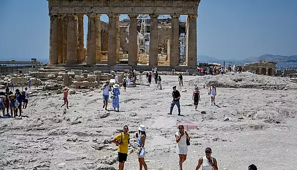 Ce e de facut daca iti ia foc vacanta. Val de caldura extrema in destinatiile de vacanta preferate de romani