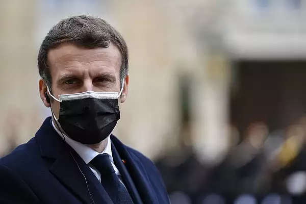 Ce pedeapsa a primit barbatul care l-a palmuit pe Emmanuel Macron. Condamnat la doar doua zile dupa incident