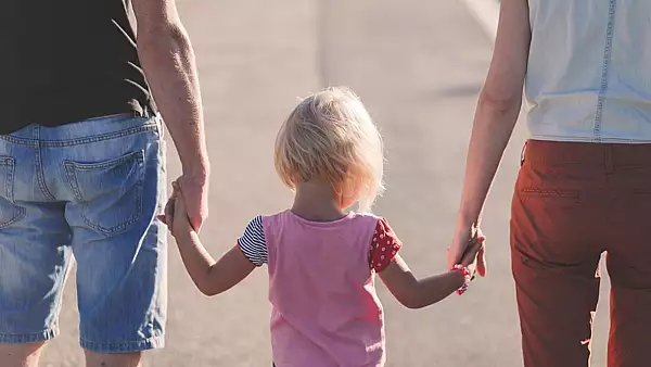 Ce trasaturi fizice mostenim de la mama si ce trasaturi de la tata