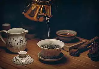 ceaiul-care-te-scapa-de-durerile-musculare-tot-ce-trebuie-sa-stii-despre-planta-vindecatoare.webp