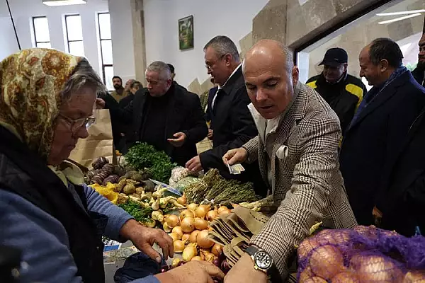 Ceasul de ,,piata" al lui Rares Bogdan. Ce a spus politicianul despre bijuteria de 30.000 de euro: ,,Sunt bogat! Vreti sa ma imbrac ca Mao Zedong?"