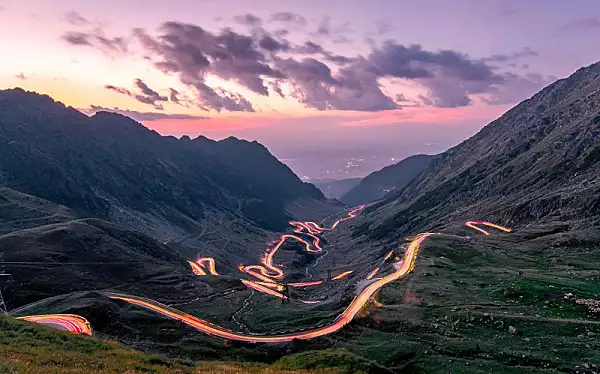 Cel mai frumos drum din lume este in Romania. Istoria Transfagarasanului, drumul spectaculos care strapunge muntii Carpati