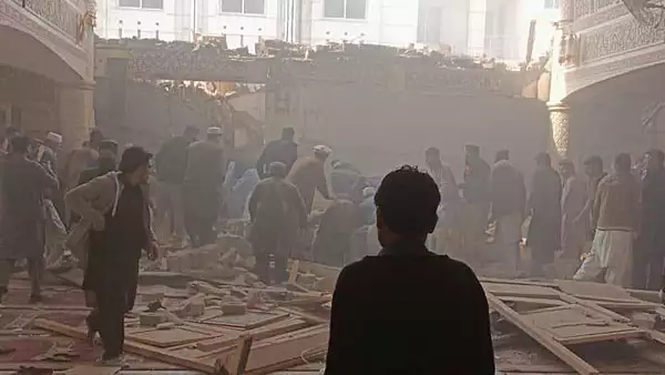  Cel putin 90 de raniti dupa o explozie devastatoare la o moschee din Pakistan! Numarul mortilor, inca necunoscut
