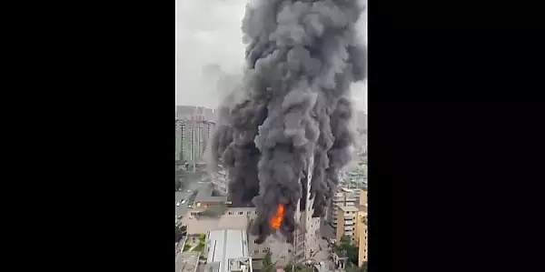 Cel putin sase oameni au murit intr-un incendiu izbucnit la un centru comercial din China VIDEO