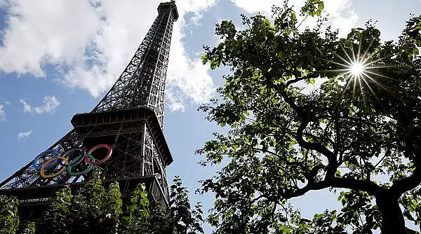 Cercurile olimpice de pe Turnul Eiffel provoaca scandal in Paris. Descendentul lui Gustave Eiffel se revolta: Nu e panou publicitar