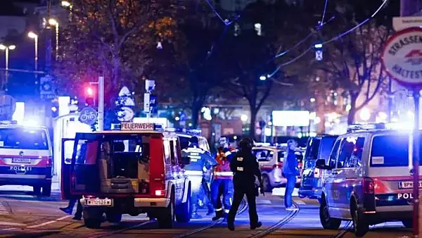 Cetateni din 7 tari, printre victimele atacului terorist din Viena. 14 suspecti au fost arestati