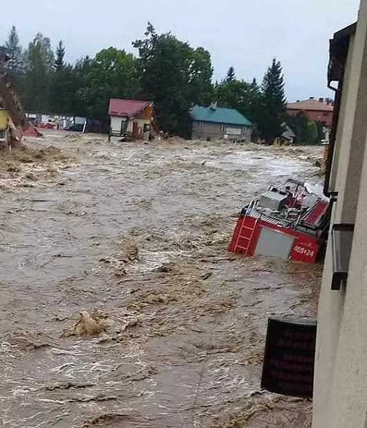 Ciclonul Boris a facut ravagii in Europa. Rauri iesite din matca, orase inundate, oameni evacuati cu elicopterele armatei, morti si disparuti | VIDEO