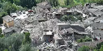 Cinci romani au murit in cutremurul din Italia. Bilant sumbru: 250 de morti, sute de raniti. Panica in urma unei replici