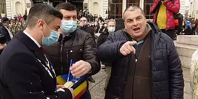 Cine este barbatul care l-a atacat pe primarul Mihai Chirica. A mai agresat un fost presedinte al Romaniei