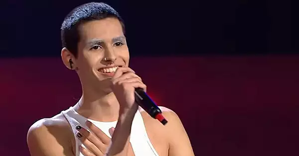 Cine este Iustin Paraschiv, de fapt. Cum arata controversatul cantaret de la Vocea Romaniei 2023 fara machiaj