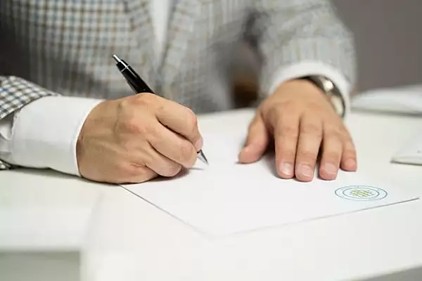 Cine plateste taxele notariale - sau cumparatorul? (PUBLICITATE)