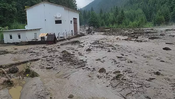 Cod galben de inundatii dupa furtunile din ultimele zile. Raurile din doua judete ale tarii, sub ALERTA, pana la ora 12:00