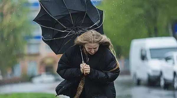 Cod galben de vijelii puternice. Bucurestiul si alte 8 judete sunt vizate de avertizarea meteo ANM