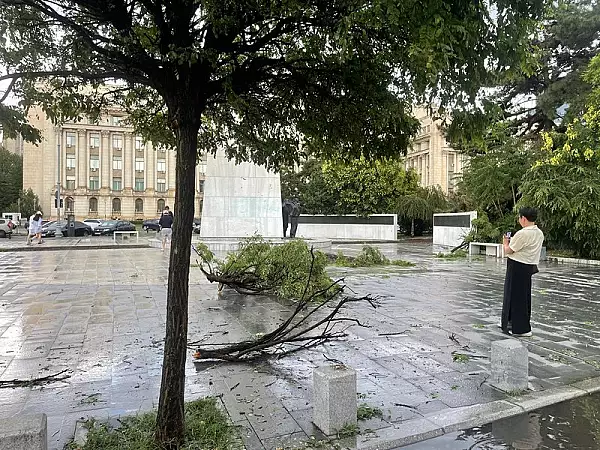 Cod portocaliu de furtuni in localitati din sase judete, miercuri seara