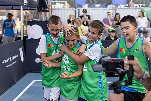 Cod rosu de baschet 3x3: performante uimitoare la BCR Sport Arena Streetball in conditii extreme