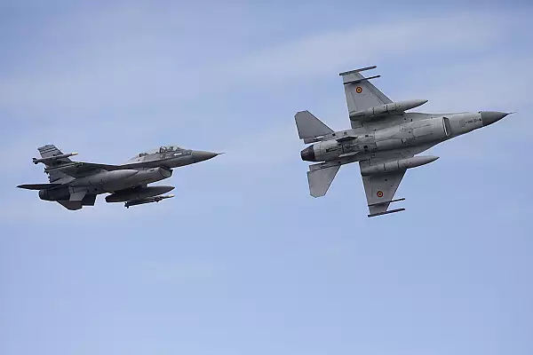 Coreea de Sud: Un avion de lupta american F-16 s-a prabusit in mare, pilotul salvat