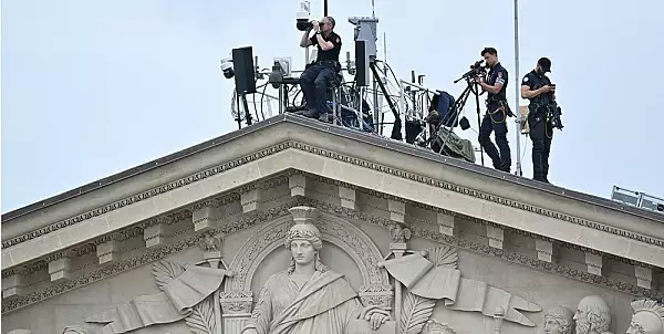 Cu degetul pe tragaci la deschiderea Jocurilor Olimpice. Reportaj din cel mai fierbinte loc de pe mapamond GALERIE FOTO