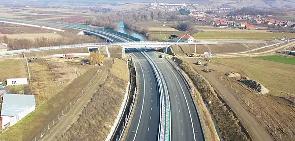 Cum arata lotul 2 din autostrada A10 Sebes - Turda cu cateva zile inainte de deschiderea circulatiei VIDEO