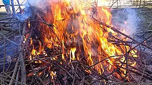 DE SEZON – Primele incendii de vegetatie uscata in Maramures