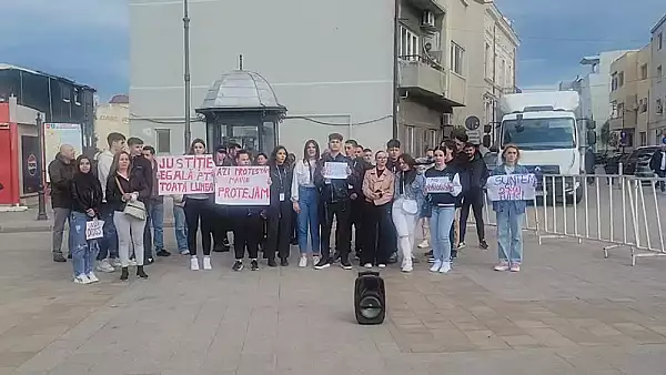 Demonstratie antidrog in piata Ovidiu: tatal lui Sebastian Olariu cere dreptate pentru fiul sau VIDEO