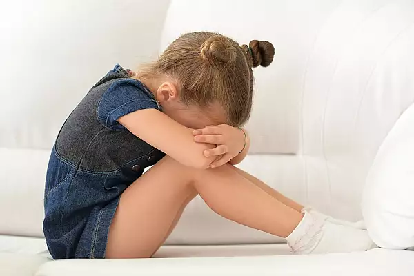 Depresia la copii: ce o declanseaza, ce simptome mai putin intalnite are