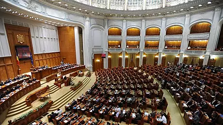 Deputatii incep sesiunea parlamentara cu proiecte controversate. Vor sa modifice Legea Avocaturii 