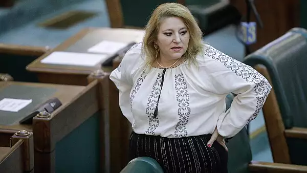 Diana Sosoaca, tot mai aproape de PSD - A ajuns vedeta preferata a primarilor social-democrati