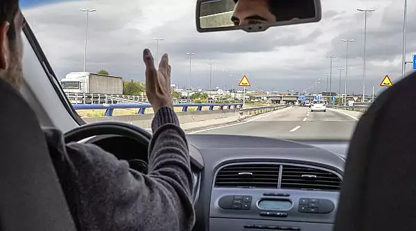 Diferenta intre devansare si depasire. Regulile pe care trebuie sa le stie toti soferii cand circula pe autostrada