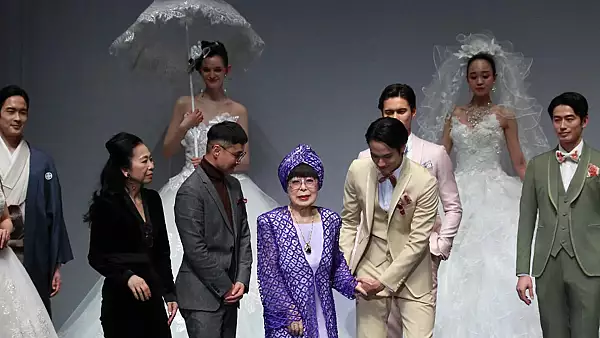 Doliu urias in lumea modei! Japoneza Yumi Katsura, o renumita creatoare de rochii de mireasa, a murit. Avea 94 de ani