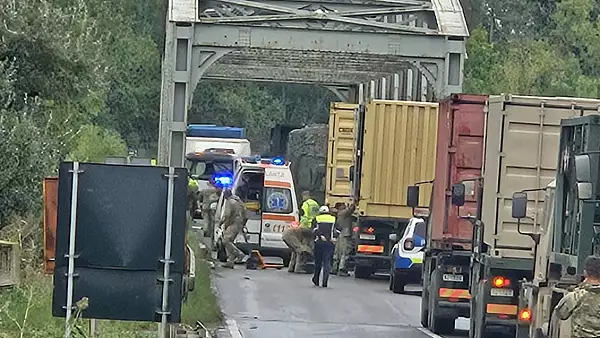 Doua convoaie militare s-au lovit, pe DN2B, in judetul Braila: traficul a fost oprit, s-au format cozi kilometrice - FOTO