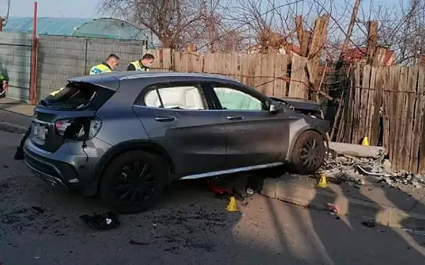 Doua fetite au fost ucise de o masina scapata de sub control, in Bucuresti. Soferita, luata la bataie de martori VIDEO