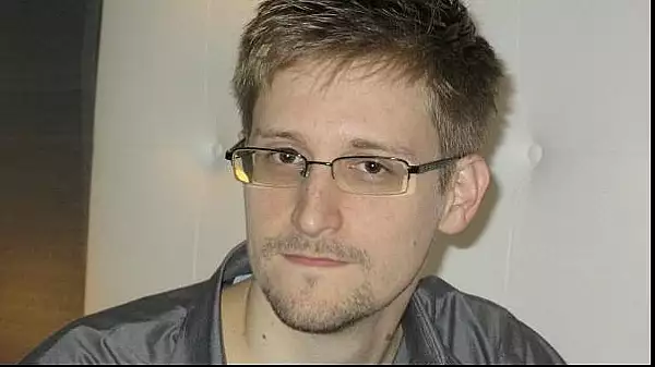 Edward Snowden a primit rezidenta permanenta in Rusia