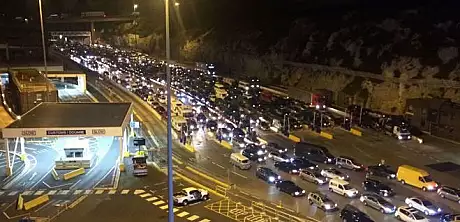 Efectele Brexit. Mii de vehicule, inclusiv din Romania, blocate de zeci de ore pe autostrazi din UK
