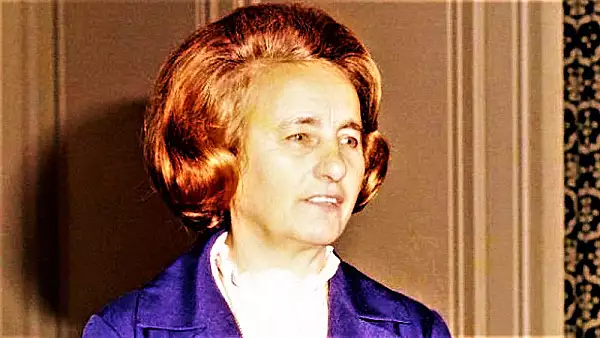 Elena Ceausescu ascundea mereu cate o frunza sub covor! De ce facea acest gest