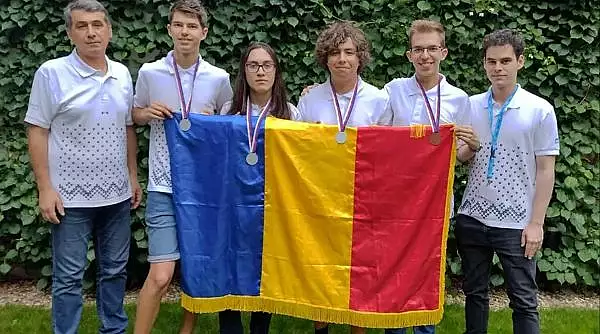 Elevii romani au obtinut patru medalii la Olimpiada Central Europeana de Informatica