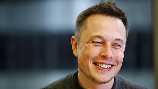 Elon Musk schimba placa: dupa concedieri urmeaza si laude pentru angajatii Tesla