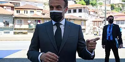 Emmanuel Macron le cere ,,anglo-saxonilor" sa nu mai blocheze exporturile de vaccinuri anti-COVID-19