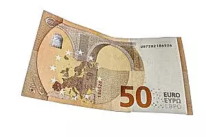 Euro stagneaza la 4,96 lei