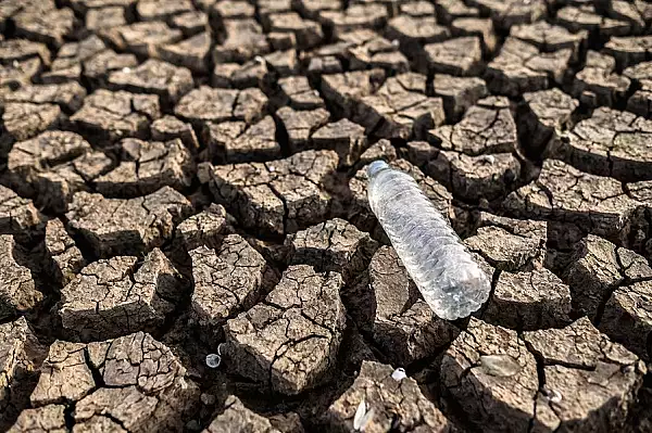 Europa cedeaza sub valul de canicula. Tot mai multe lacuri au secat, iar marile au fost lovite de temperaturi record