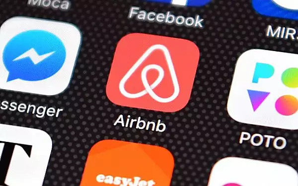 Evaluarea Airbnb a depasit joi 100 de miliarde de dolari, in cea mai mare oferta publica initiala care a avut loc in SUA in 2020