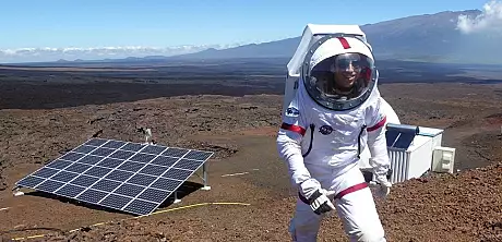 Experiment urias: 6 voluntari NASA au trait, un an, intr-un dom. Au simulat viata pe Marte