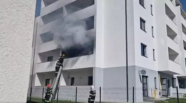explozie-puternica-intr-un-bloc-cu-patru-etaje-din-iasi-pompierii-intervin.webp