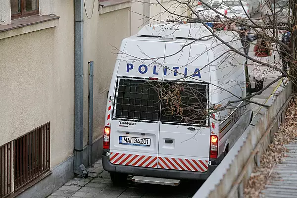 fanatik.ro: "Mancatorul de femei", condamnat din nou, dupa ce i-a golit cardul soacrei. Drama copiilor barbatului, dupa ce mama lor a disparut fara urma