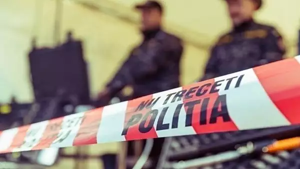 Femeie injunghiata de 5 ori, in scara unui bloc din Oradea. Agresorul, un POLITIST