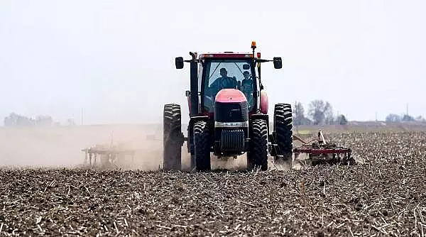 Fermierii afectati de seceta vor fi despagubiti. Ministrul Agriculturii a anuntat cand se vor face platile