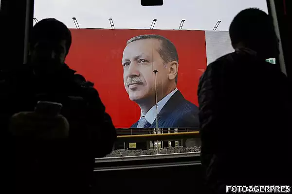 Financial Times: Un viitor incert pentru economia si democratia Turciei (editorial)